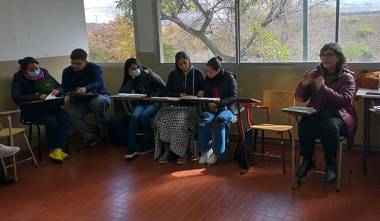 Fotografía Encuentro con estudiantes de la UNSa