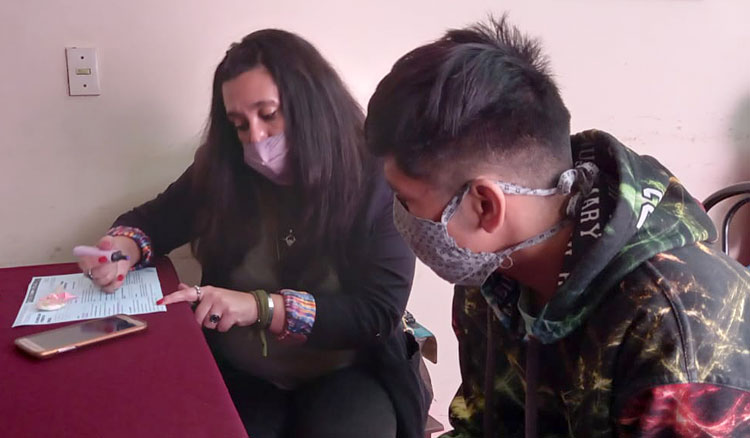 Asesoran a estudiantes de pueblos originarios para acceder a las becas provinciales Asesoran a estudiantes de pueblos originarios para acceder a las becas provinciales