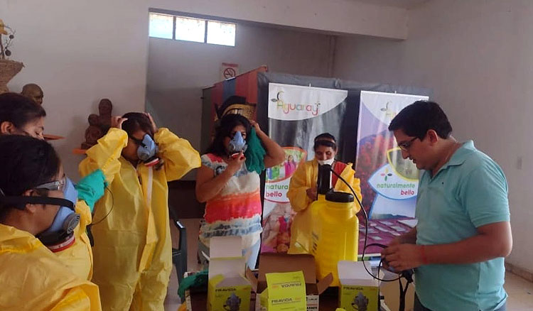 Jóvenes de Aguaray se capacitan en aplicación de productos fitosanitarios Fotografía Jóvenes de Aguaray se capacitan en aplicación de productos fitosanitarios