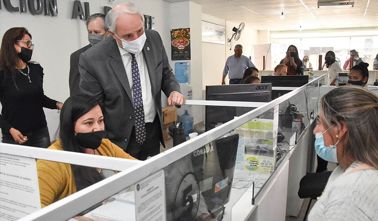 Se optimiza la atención al docente Fotografía Se optimiza la atención al docente