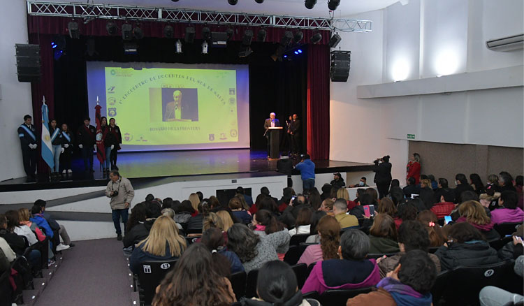 Fotografía Se realizó el Primer Encuentro de Educación Permanente para Jóvenes y Adultos