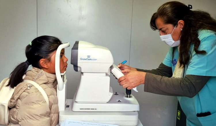 En escuelas rurales realizan detección temprana de enfermedades visuales a niños de primaria