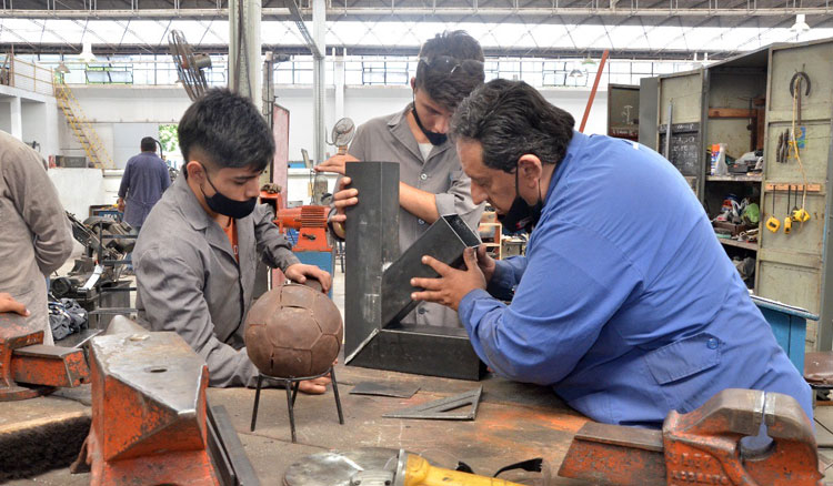 El Gobierno fortalece la formación técnica y profesional Fotografía El Gobierno fortalece la formación técnica y profesional