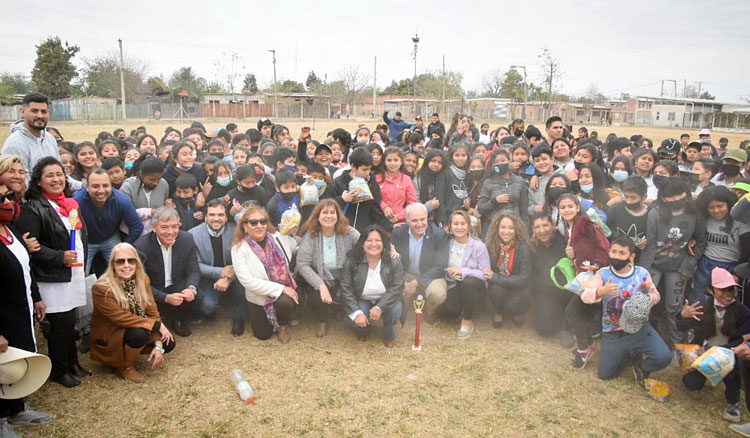 Fotografía Más de 200 alumnos de Orán participan en un encuentro deportivo