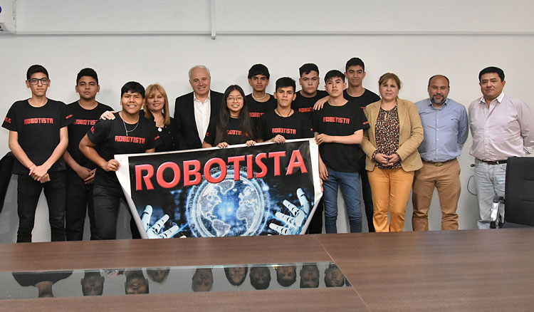Fotografía Destacan a estudiantes de Metán por su desempeño en Robótica