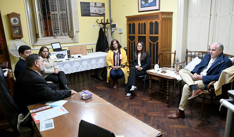 Se continúan incorporando establecimientos educativos al uso del aula digital Se continúan incorporando establecimientos educativos al uso del aula digital