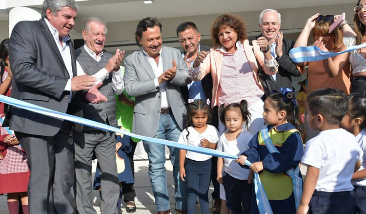 Más de 360 niños de Rosario de Lerma harán su trayectoria escolar en modernas instalaciones, que hoy inauguró Sáenz Fotografía Más de 360 niños de Rosario de Lerma harán su trayectoria escolar en modernas instalaciones, que hoy inauguró Sáenz