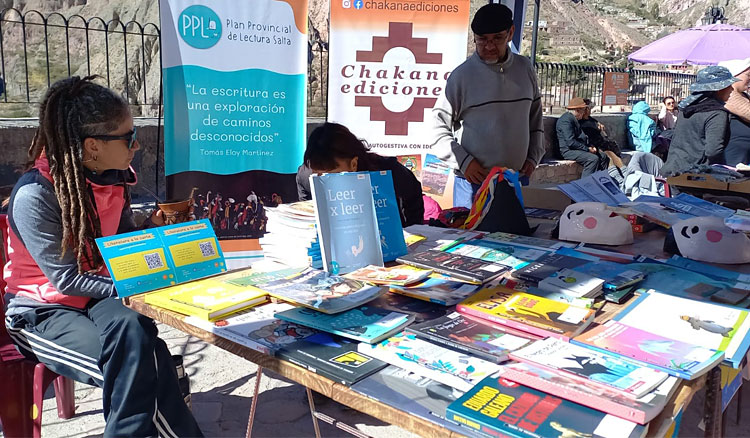 El Plan de Lectura participó en el 2º encuentro de escritores y feria del libro en Iruya Fotografía El Plan de Lectura participó en el 2º encuentro de escritores y feria del libro en Iruya