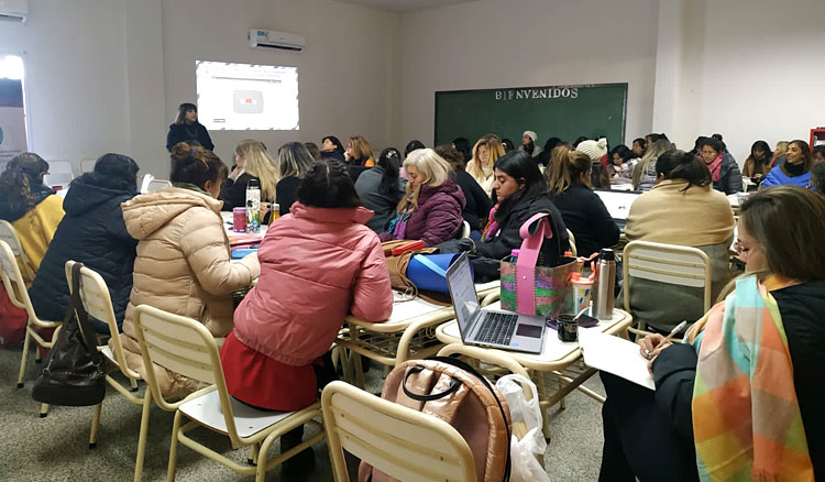 Jornada de capacitación para docentes y directivos del Nivel Inicial sobre TIC Fotografía Jornada de capacitación para docentes y directivos del Nivel Inicial sobre TIC
