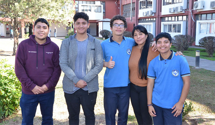 Jóvenes salteños reciben acompañamiento para rendir materias pendientes Fotografía Jóvenes salteños reciben acompañamiento para rendir materias pendientes