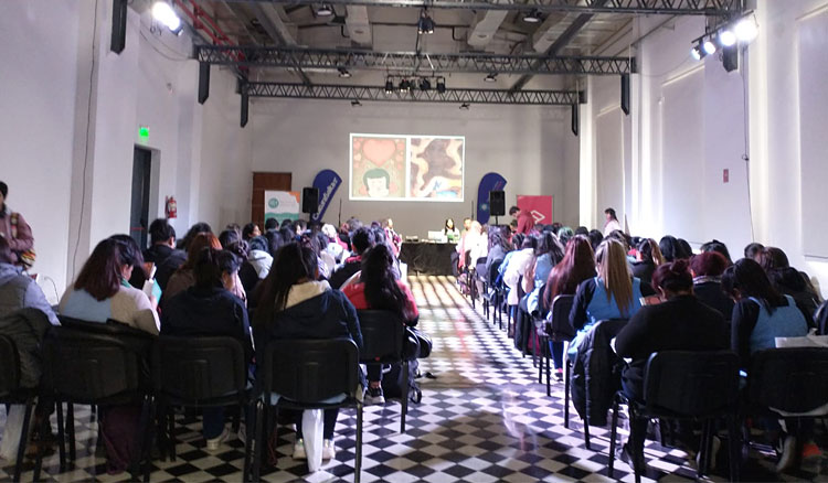 Convocante presentación de materiales pedagógicos y didácticos Fotografía Convocante presentación de materiales pedagógicos y didácticos
