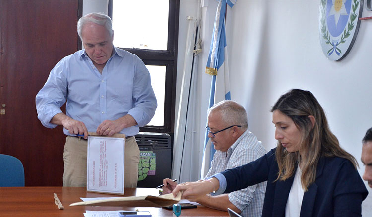 Nuevos tinglados para escuelas de Capital e interior Fotografía Nuevos tinglados para escuelas de Capital e interior