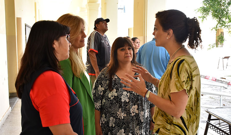 Fotografía Fiore supervisa los trabajos de puesta a punto de las escuelas