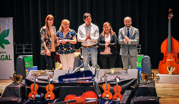 Orquesta infanto juvenil: entrega de instrumentos para Tartagal Fotografía: Orquesta infanto juvenil: entrega de instrumentos para Tartagal
