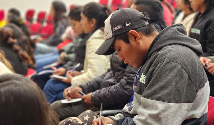 Becas Maxi Sánchez para estudiantes de nivel superior de pueblos originarios Fotografía: Becas Maxi Sánchez para estudiantes de nivel superior de pueblos originarios