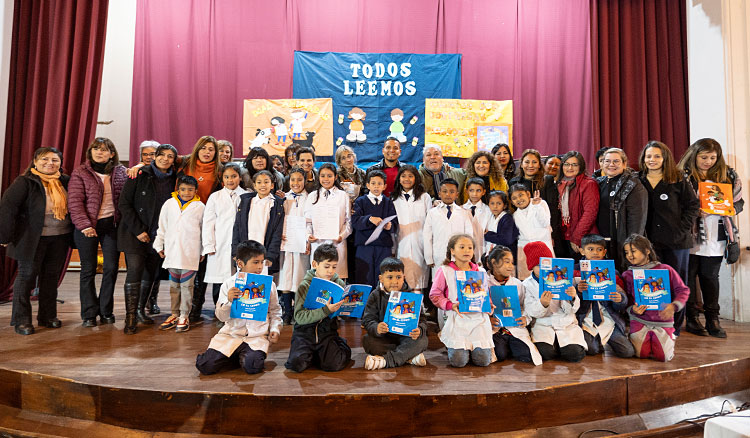 El Ministerio de Educación renovó su compromiso con la distribución de libros Fotografía: El Ministerio de Educación renovó su compromiso con la distribución de libros