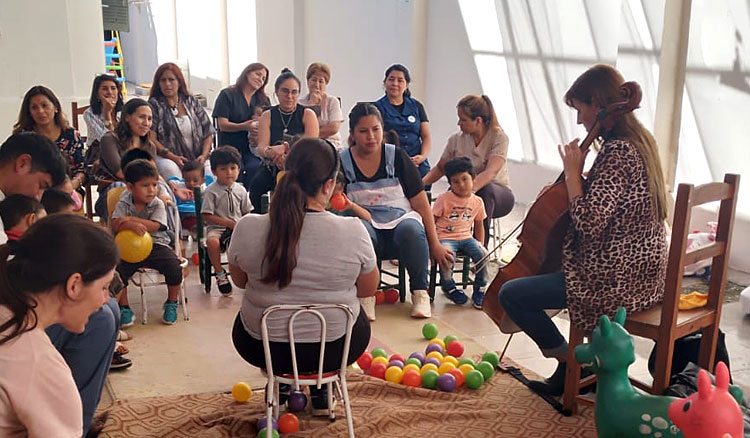 Melodías que educan: Conciertos Didácticos en el Hogar Cuna... Fotografía: Melodías que educan Conciertos Didácticos en el Hogar Cuna...