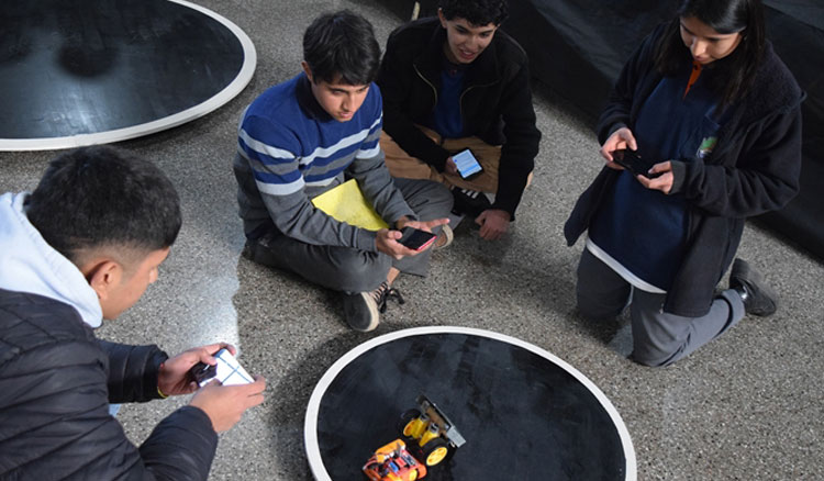 Alumnos de escuelas técnicas participaron de una competencia de robótica Fotografía: Alumnos de escuelas técnicas participaron de una competencia de robótica