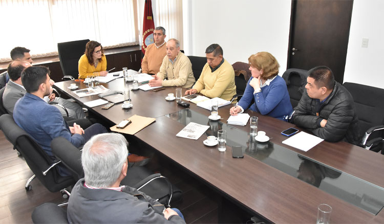 Educación, Salud y la Fiscalía analizaron los resultados de la investigación sobre la escuela Sarmiento Fotografía Educación, Salud y la Fiscalía analizaron los resultados de la investigación sobre la escuela Sarmiento