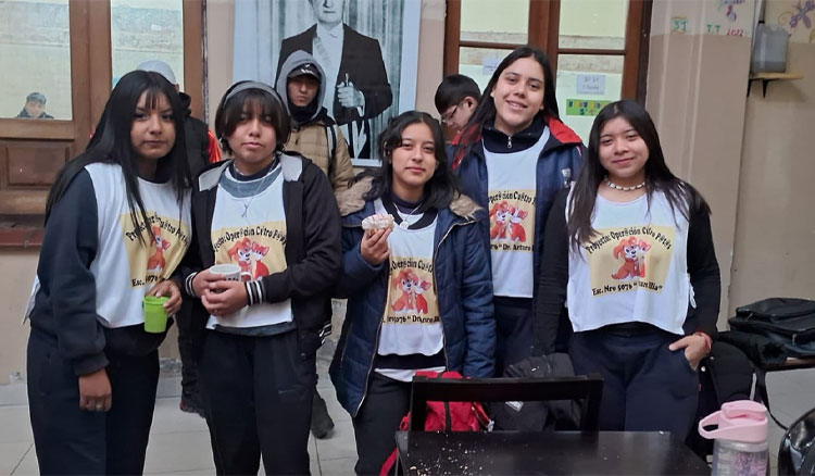 Estudiantes solidarios promueven el bienestar de los animales Fotografía: Estudiantes solidarios promueven el bienestar de los animales