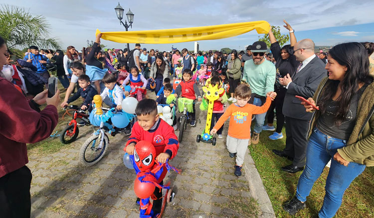 Multitudinaria participación de niños y niñas en la segunda Tricicleteada Fotografía: Multitudinaria participación de niños y niñas en la segunda Tricicleteada