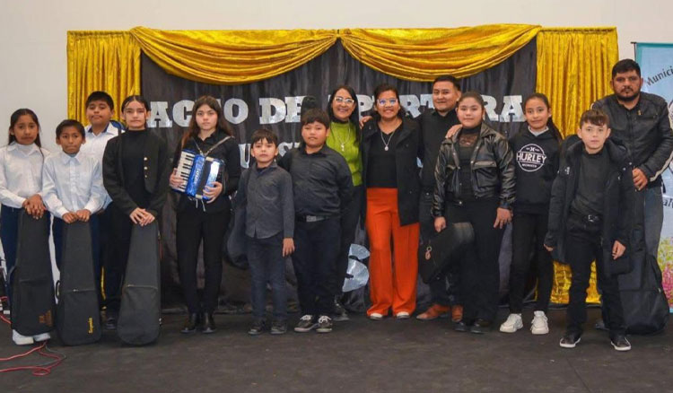 Comenzó el programa Orquestas y Coros Infantiles y Juveniles en Salvador Mazza Fotografía: Comenzó el programa Orquestas y Coros Infantiles y Juveniles en Salvador Mazza