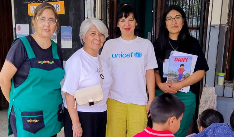 Fotografía: Más de 400 libros fueron entregados a docentes de Nivel Inicial en San Martín, Iruya, Rivadavia y Santa Victoria
