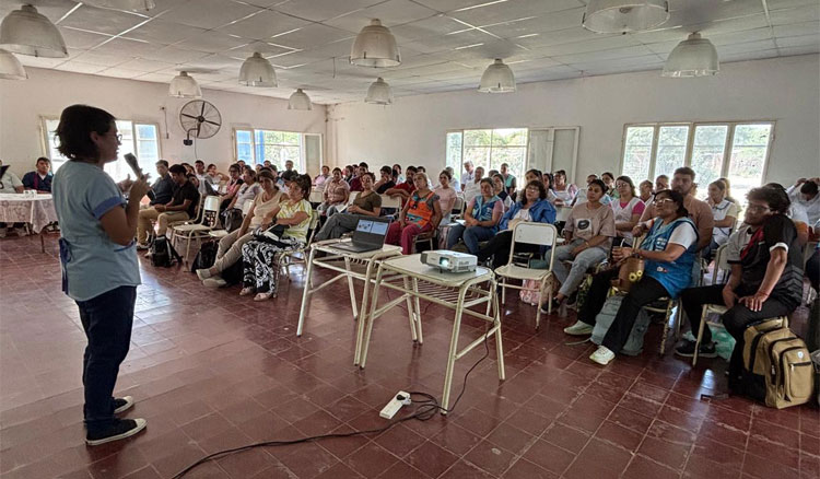 Fotografía: Más de 600 docentes se capacitaron para la prevención del consumo problemático en Santa Victoria Este