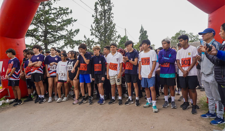 Fotografía: Más de 500 jóvenes participaron del Trail Running Escolar