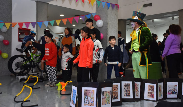Fotografía: Los sábados las escuelas abren sus puertas para enseñar y promocionar la convivencia