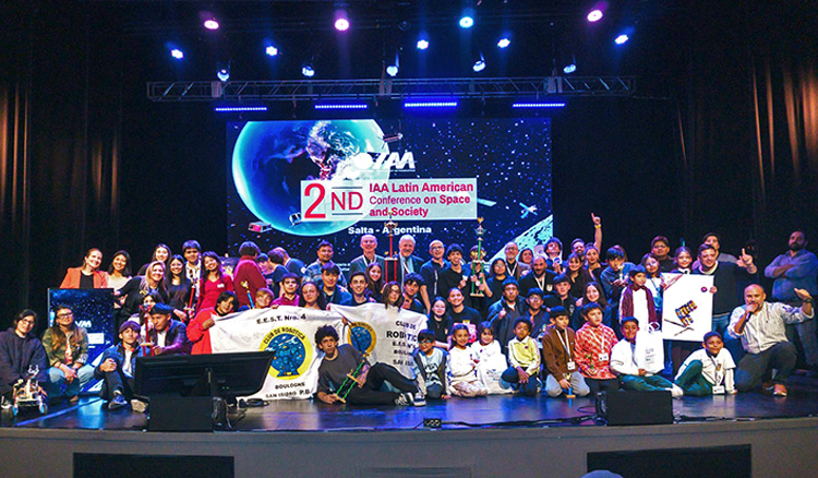Fotografía: Educación impulsa la vocación científica en estudiantes durante la conferencia internacional de astronáutica