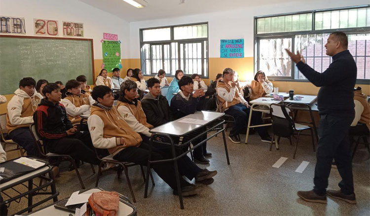 Fotografía: Educación y CIPPEC articulan acciones para fortalecer las trayectorias escolares en el Nivel Secundario