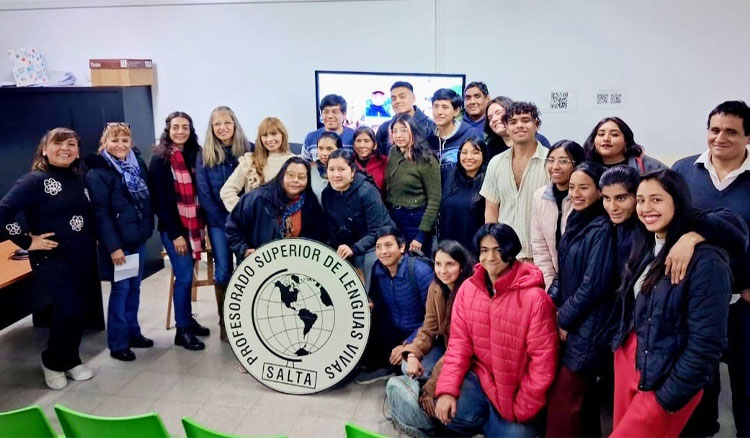 Estudiantes de Lenguas Vivas llevaron su formación hasta las aulas de Francia