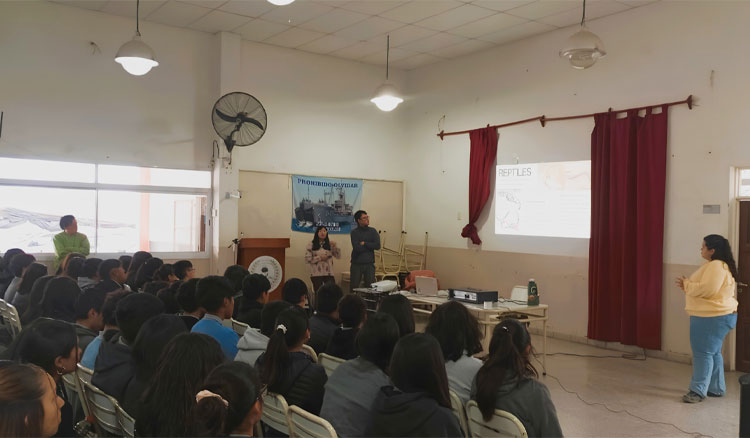 Docentes y estudiantes de Cerrillos se capacitan para prevenir incendios forestales