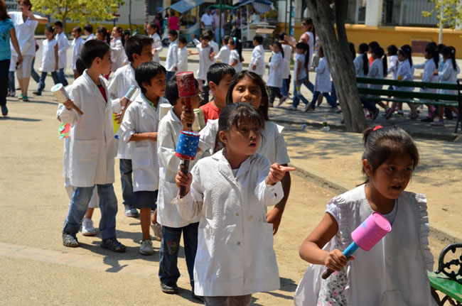 Recorrida de establecimientos educativos en Orán