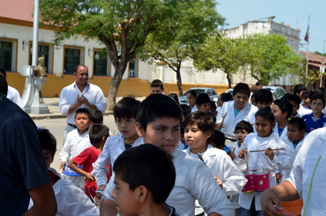 Recorrida de establecimientos educativos en Orán