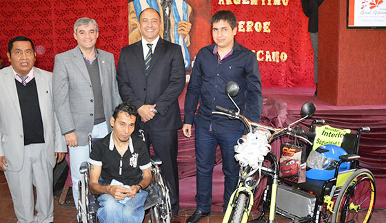Silla de ruedas con motor diseñada por alumnos de una técnica salteña Silla de ruedas con motor diseñada por alumnos de una técnica salteña