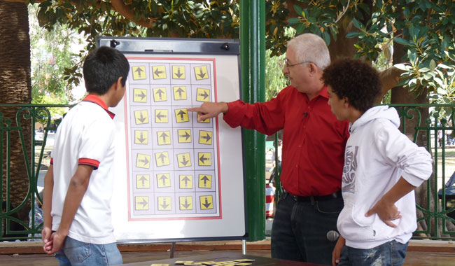 Con juegos y acertijos el matemático Adrián Paenza realizó demostraciones ante estudiantes salteños Con juegos y acertijos el matemático Adrián Paenza realizó demostraciones ante estudiantes salteños