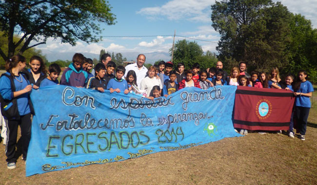 La escuela agrícola recibió a alumnos de una escuela de Mendoza