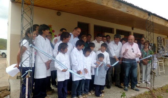 El servicio de agua potable llegó a la escuela primaria de paraje El Saladillo en Coronel Moldes
