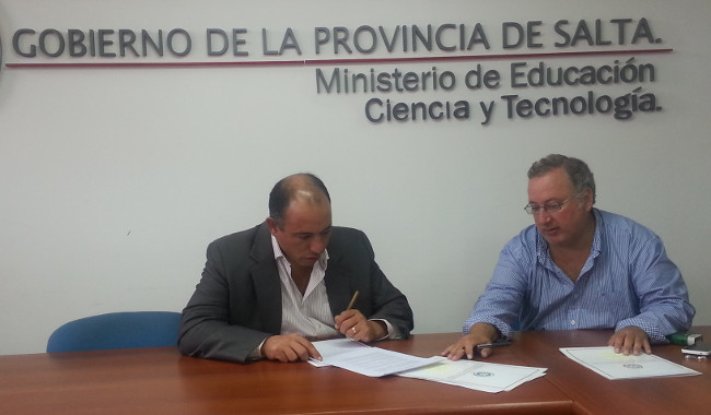 El ministro de Educación suscribió convenios para la realización de obras en Campo Quijano