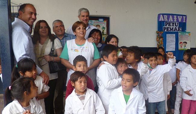 La comunidad educativa de Tuyunti en Aguaray recibió a autoridades provinciales y municipales
