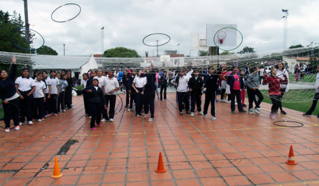 Actividades deportivas- recreativas para niños y niñas del nivel primario.