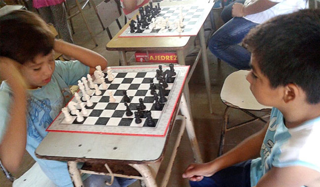 Torneo de ajedrez en J. V. González