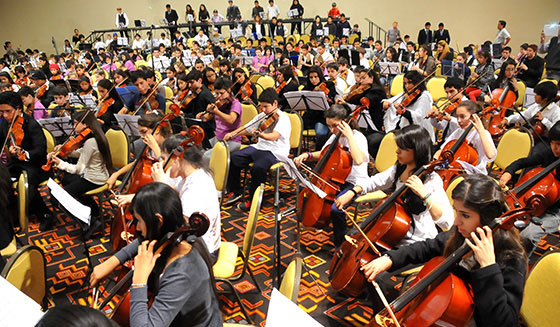 Más de 250 instrumentos musicales recibirán las orquestas escolares
