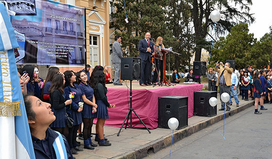 La comunidad educativa del Colegio Arturo Illia celebró los 25 años de su creación