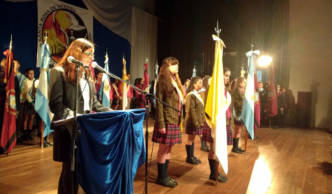 La comunidad educativa del colegio Santa Rosa Rosa de Viterbo celebró los 125 años de existencia La comunidad educativa del colegio Santa Rosa Rosa de Viterbo celebró los 125 años de existencia