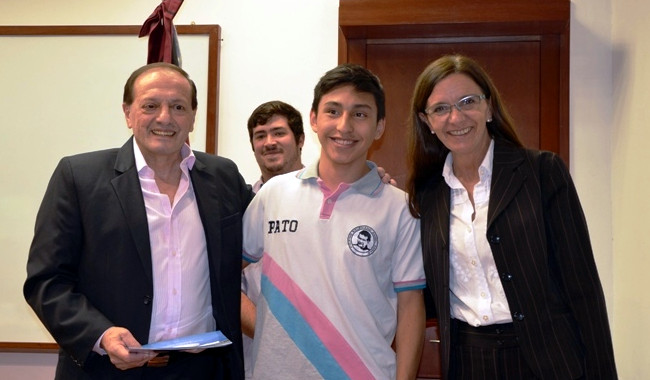 Reconocimiento a alumnos ganadores de las Olimpiadas Contables 2016 Reconocimiento a alumnos ganadores de las Olimpiadas Contables 2016