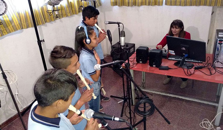 El Colegio Ciudad del Milagro inaugurará mañana un estudio de grabación El Colegio Ciudad del Milagro inaugurará mañana un estudio de grabación