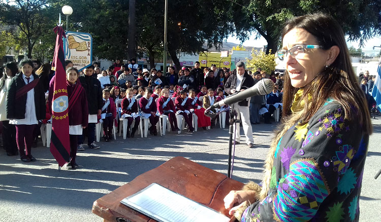 Niños de 4º grado de escuelas de Cerrillos prometieron fidelidad a la Bandera